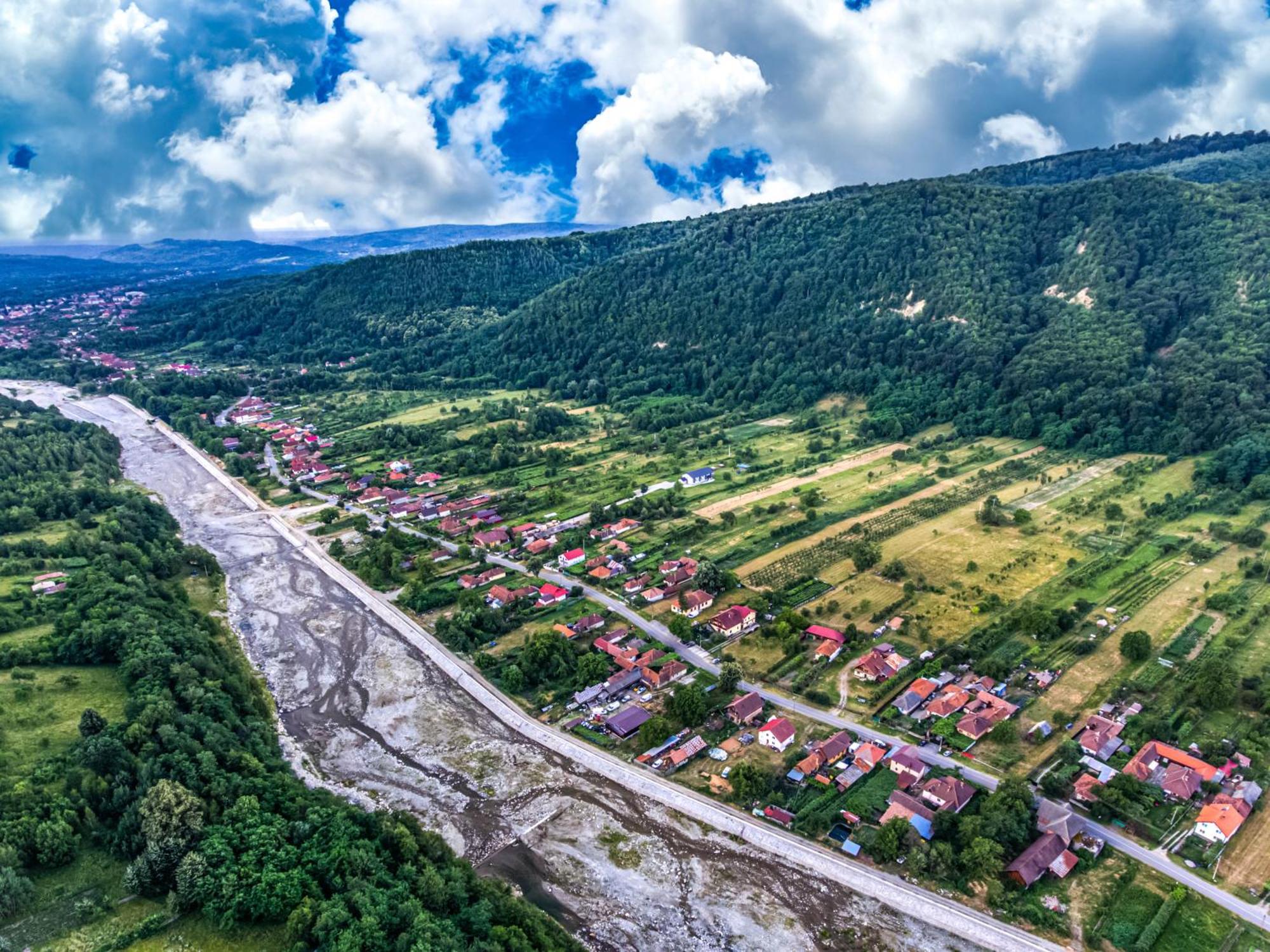 Hotel Transalpina Retreat Novaci-Străini Esterno foto