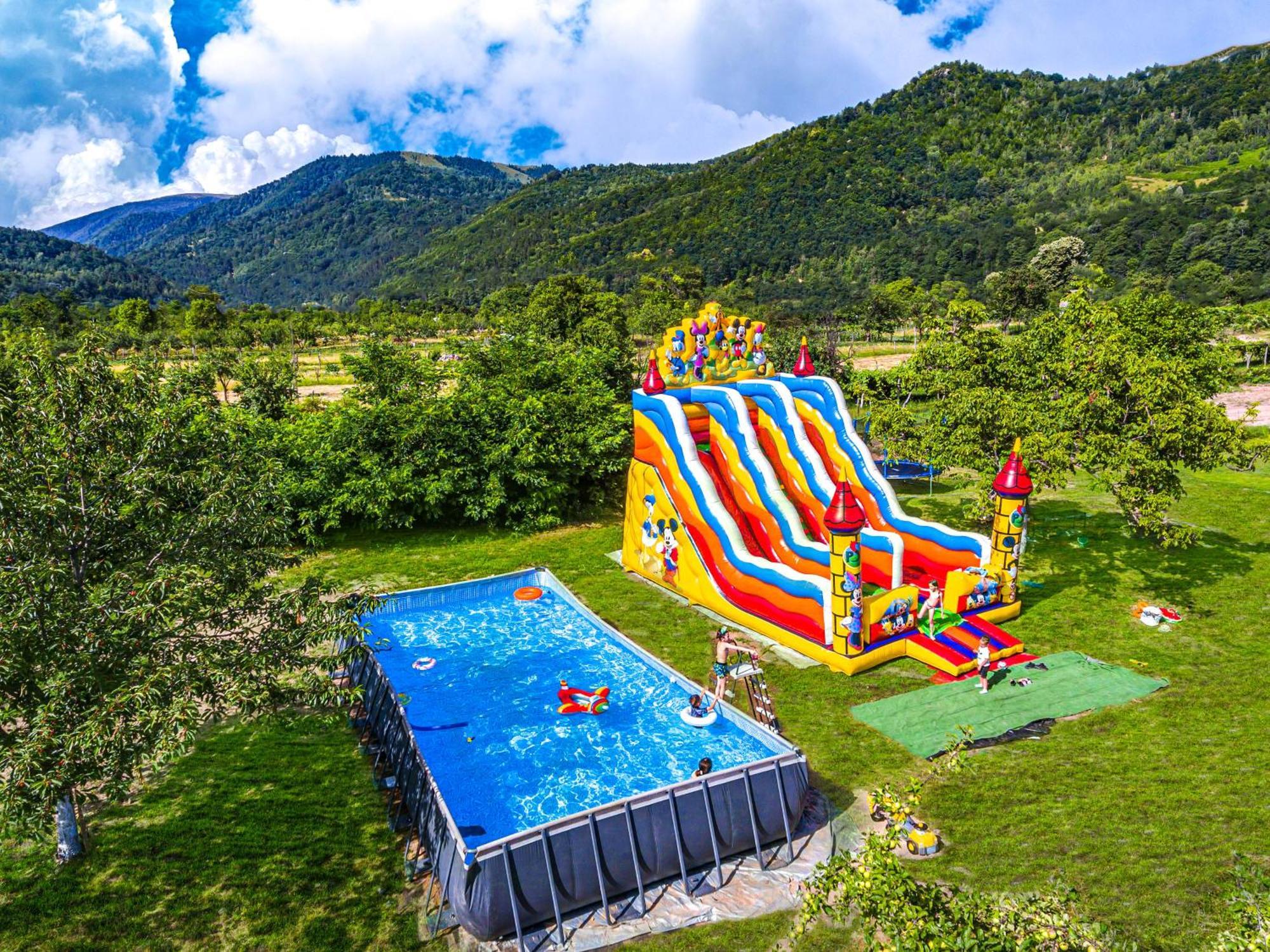 Hotel Transalpina Retreat Novaci-Străini Esterno foto