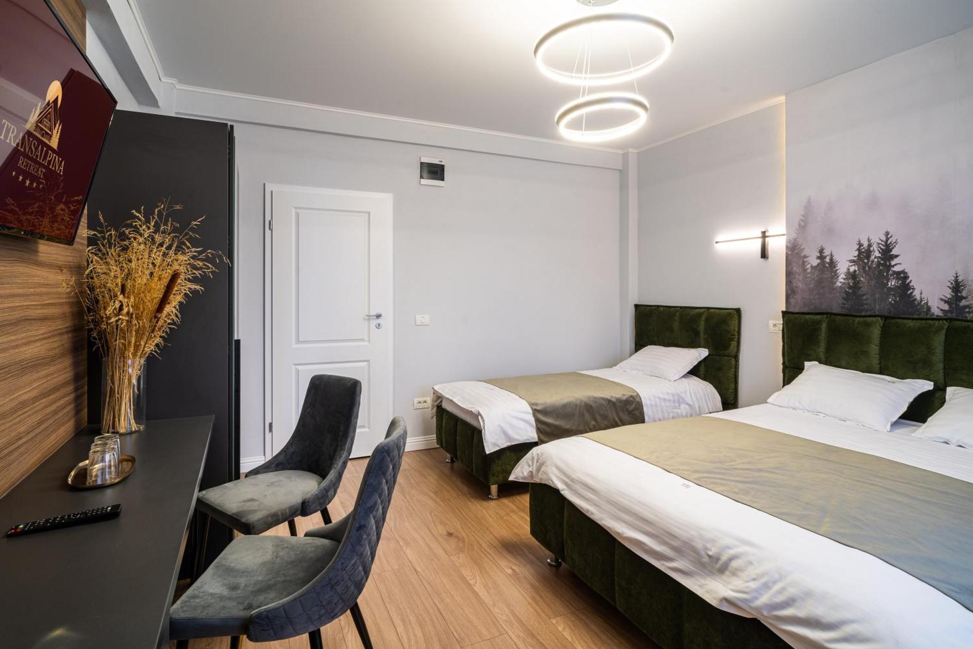 Hotel Transalpina Retreat Novaci-Străini Esterno foto