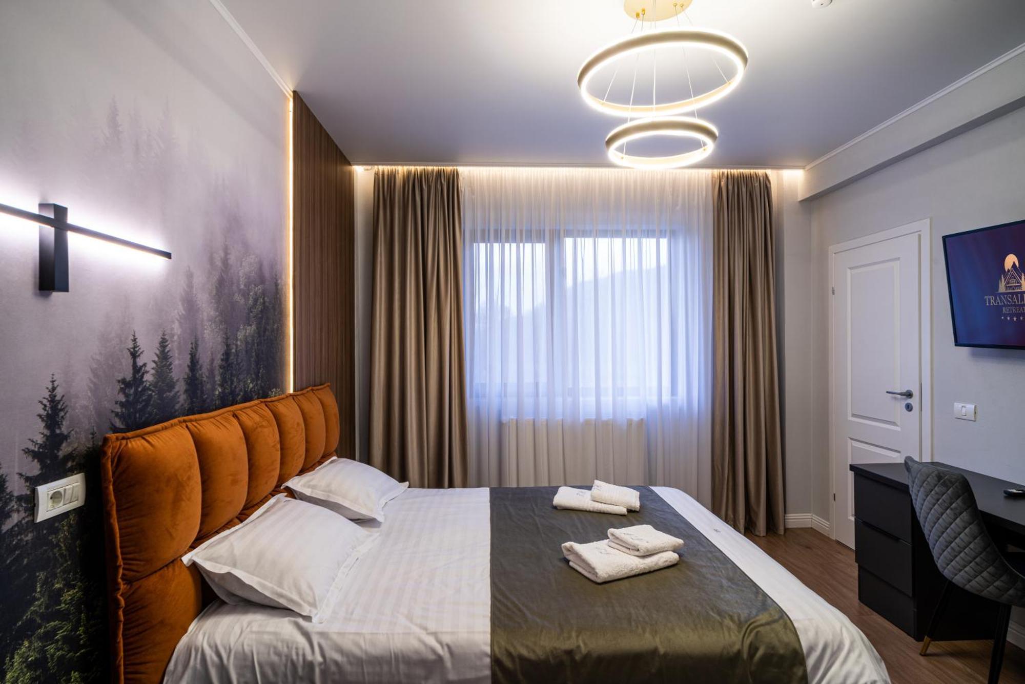 Hotel Transalpina Retreat Novaci-Străini Esterno foto