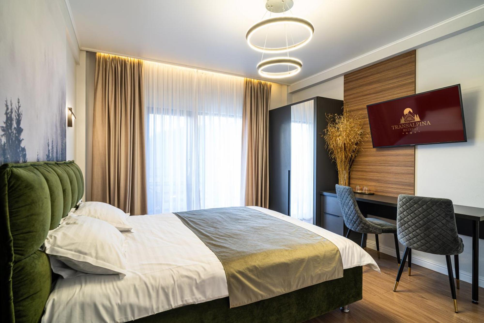 Hotel Transalpina Retreat Novaci-Străini Esterno foto
